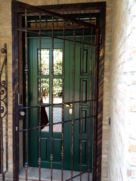 Carpenteria-produzione-cancelletti-in-ferro-modena